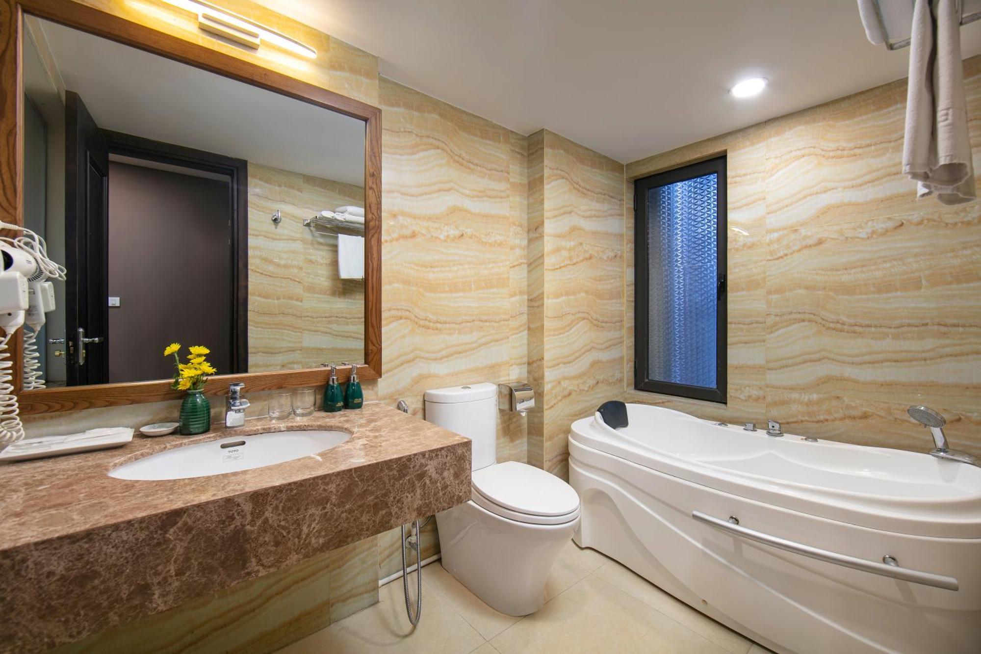 Blubiz Hotel Hanoi Exterior foto